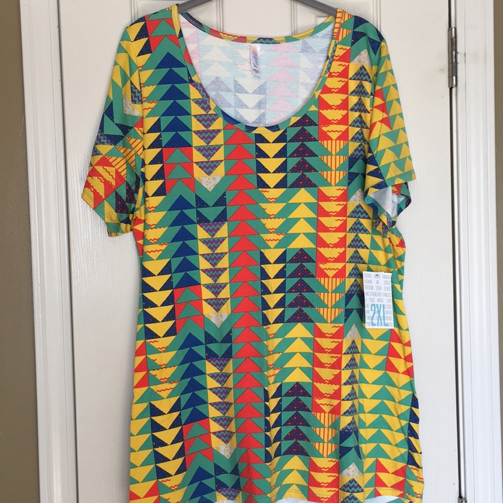 LuLaRoe Classic Tee (2XL)